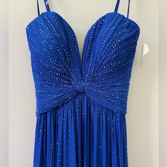 La Femme Dress - Picture 4 of 10